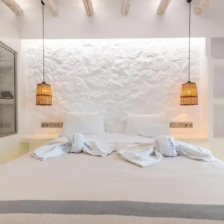 Nikos And Agios Prokopios (Naxos)