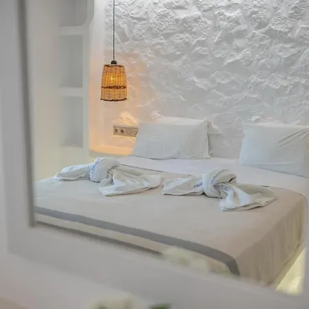 Nikos And Agios Prokopios (Naxos)